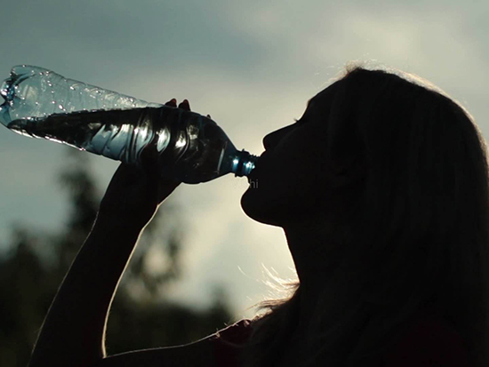 眉山商用净水器教你如何喝水才健康？